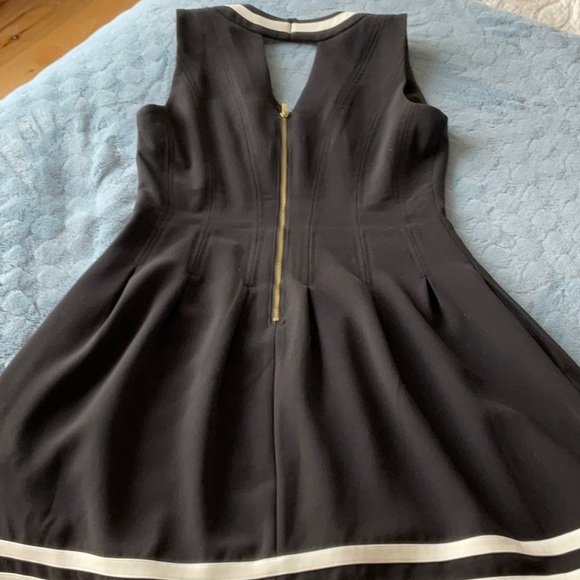 Little black dress! Fabric makes it hold its shape really nicely. - Picture 2 of 2